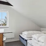 Сasa de vacaciones Charming Summer House Near Town And