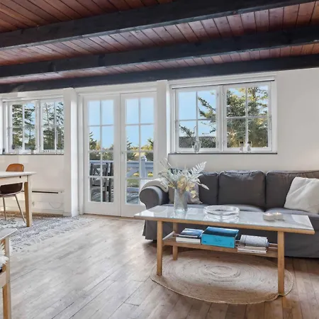 Charming Summer House Near Town And Casa vacanze