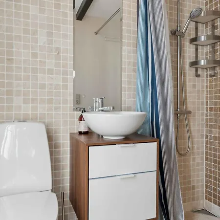 Charming Summer House Near Town And بيت للعطل