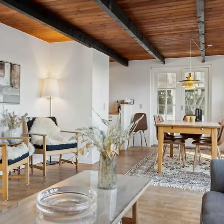 Charming Summer House Near Town And بيت للعطل